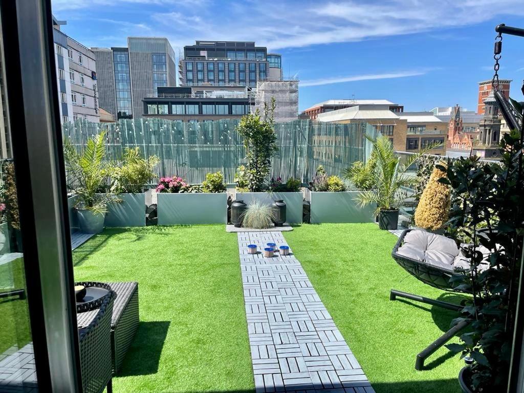 Appartement Luxury 9Ine Penthouse With Garden & Jacuzzi à Birmingham Extérieur photo